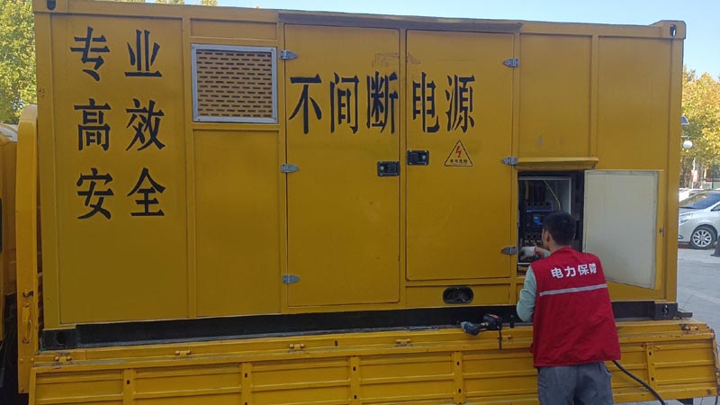 涿鹿柴油发电机组和UPS电源配合使用时，如何避免切换过程中的电力中断？